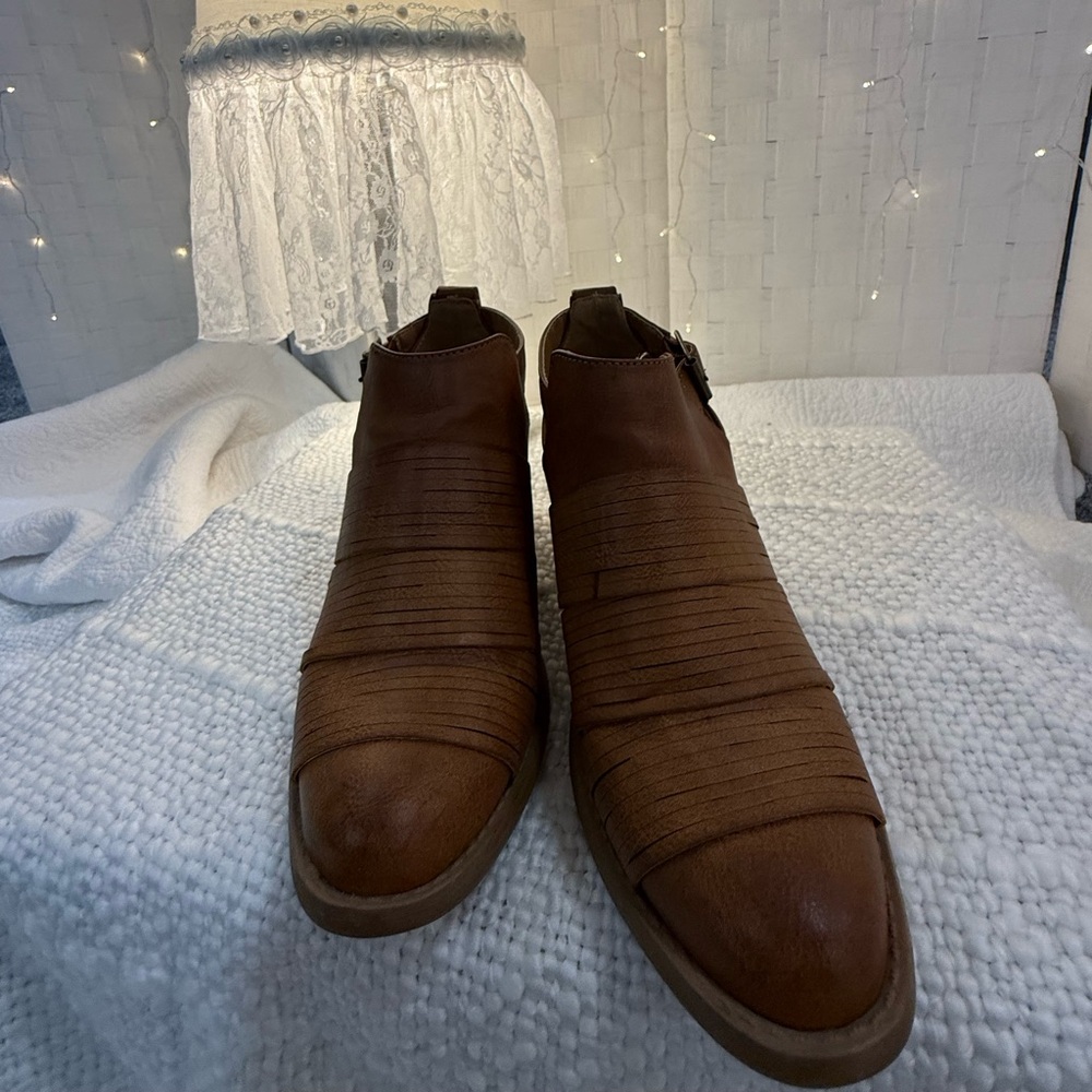 Qupid Tan Ankle Boots